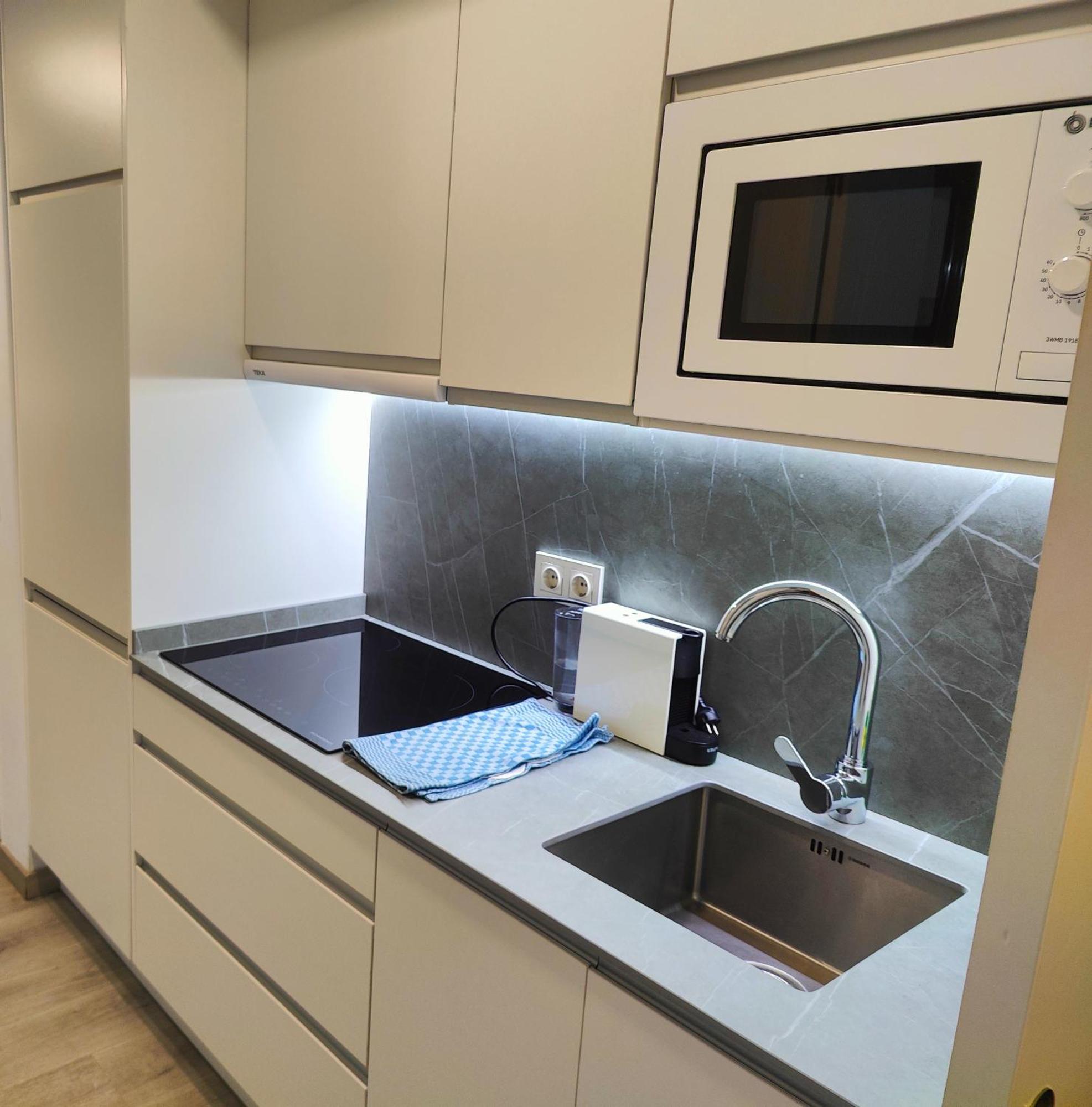 Exclusive Quietness In The Heart Of With Public Parking, Breakfast, 2 Bathrooms Madri